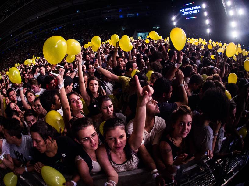 Flashmob em colaboração com fãs clubes do Coldplay, para os shows da banda  no Brasil