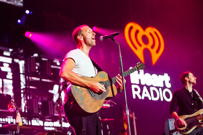 Iheartradio Alterego Festival Coldplay Faz A única Performance Para Um Grande Público Nesta Era